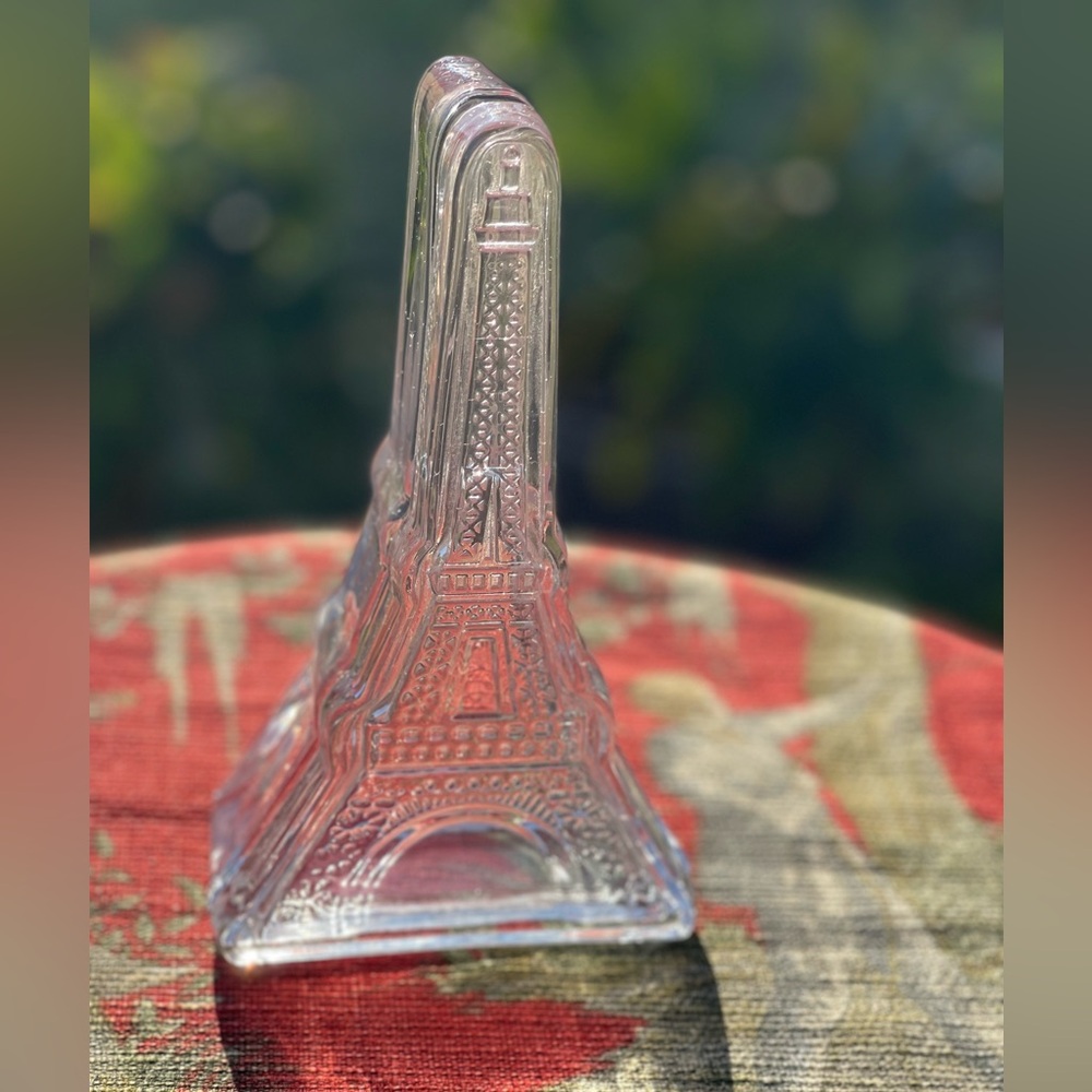 Eiffel Tower trinket box. 
Studio Crystal by Studio Silversmiths.